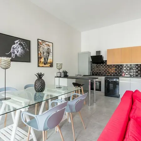 De 56 M² Renove Jungle Chic Avec Balcon Apartment